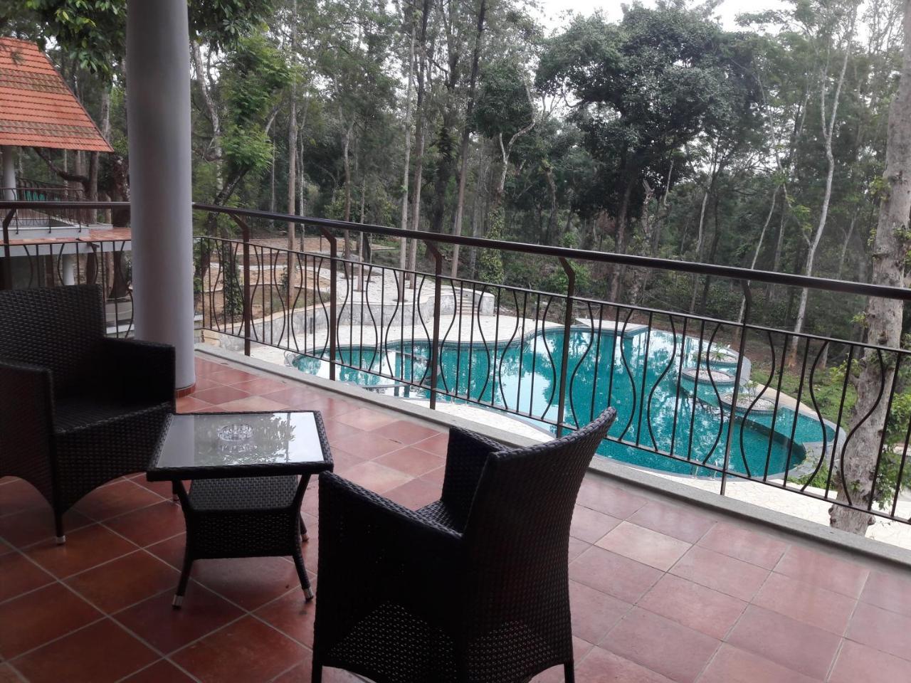 The Birchwood Retreat, Madikeri Hotel ภายนอก รูปภาพ